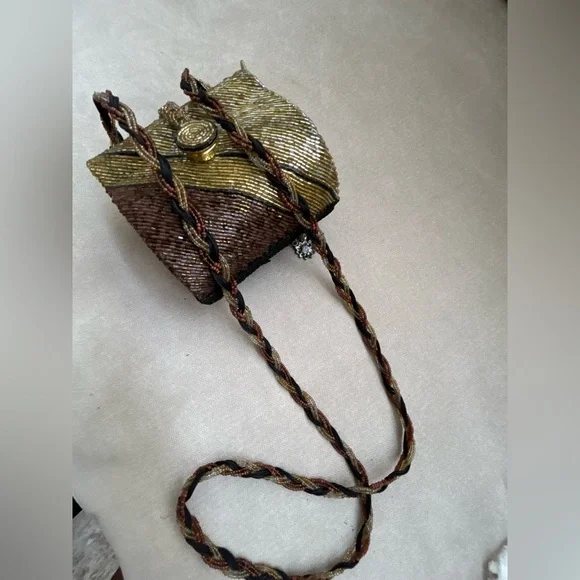 Mary Frances Elegant Gold Burgundy Beaded Velvet Trim Dragonfly Crossbody Purse - Picture 11 of 12